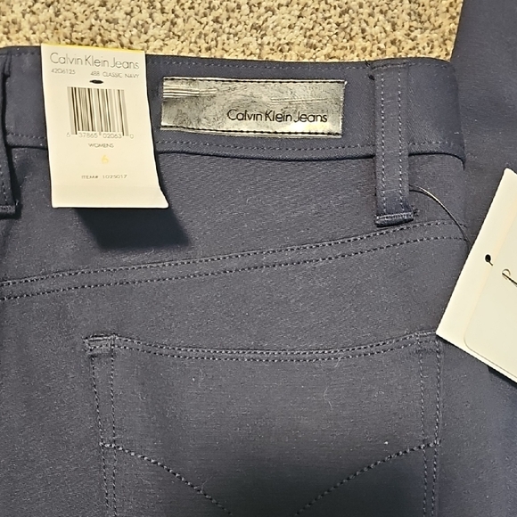 Calvin Klein Jeans Women's Dark Blue Skinny Jeans - Picture 2 of 5